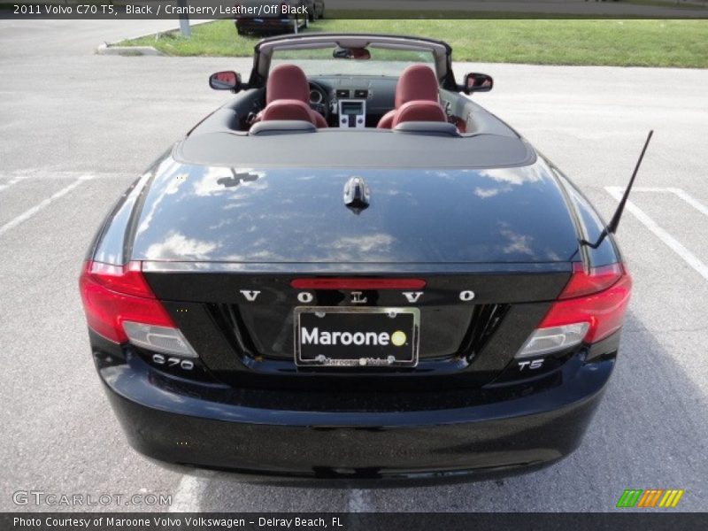 Black / Cranberry Leather/Off Black 2011 Volvo C70 T5
