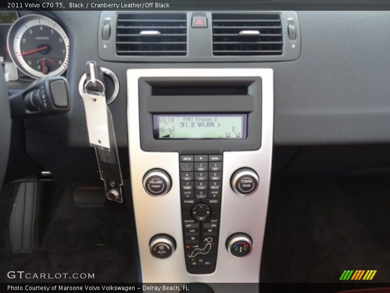 Black / Cranberry Leather/Off Black 2011 Volvo C70 T5
