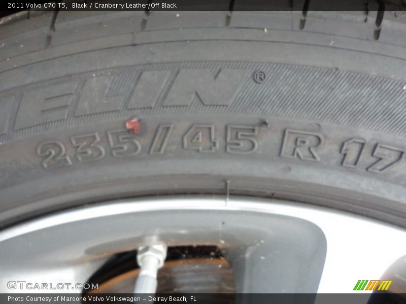 Black / Cranberry Leather/Off Black 2011 Volvo C70 T5
