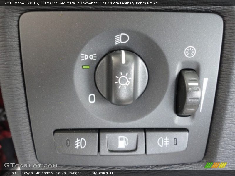 Flamenco Red Metallic / Soverign Hide Calcite Leather/Umbra Brown 2011 Volvo C70 T5