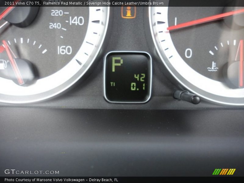Flamenco Red Metallic / Soverign Hide Calcite Leather/Umbra Brown 2011 Volvo C70 T5