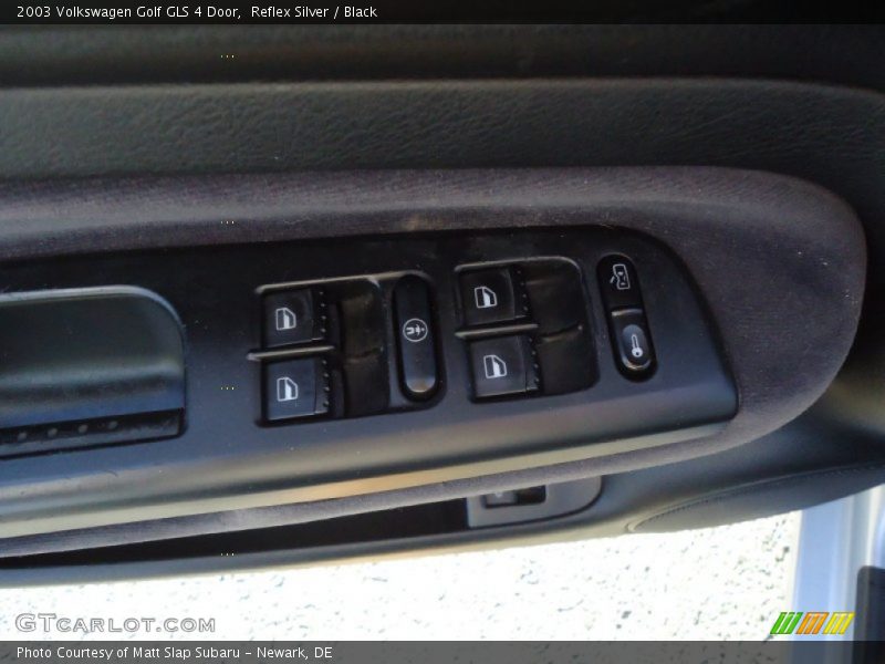 Reflex Silver / Black 2003 Volkswagen Golf GLS 4 Door
