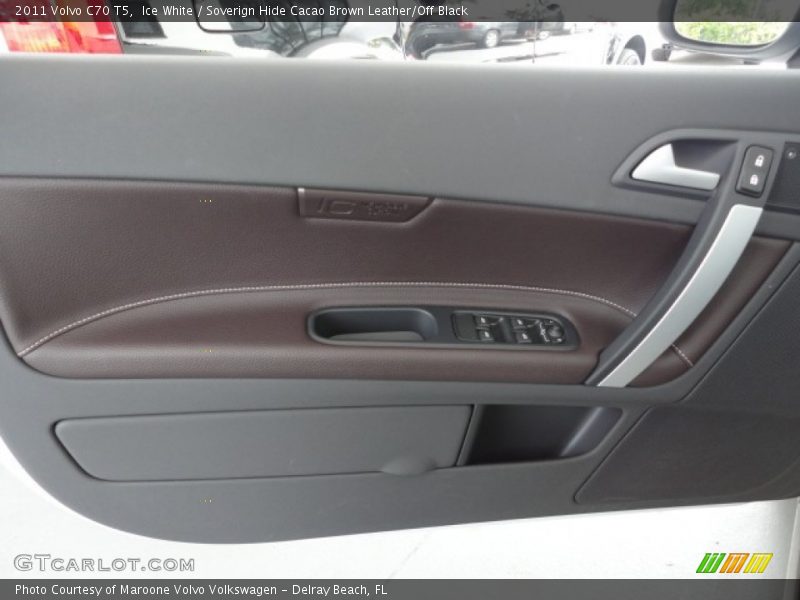 Ice White / Soverign Hide Cacao Brown Leather/Off Black 2011 Volvo C70 T5
