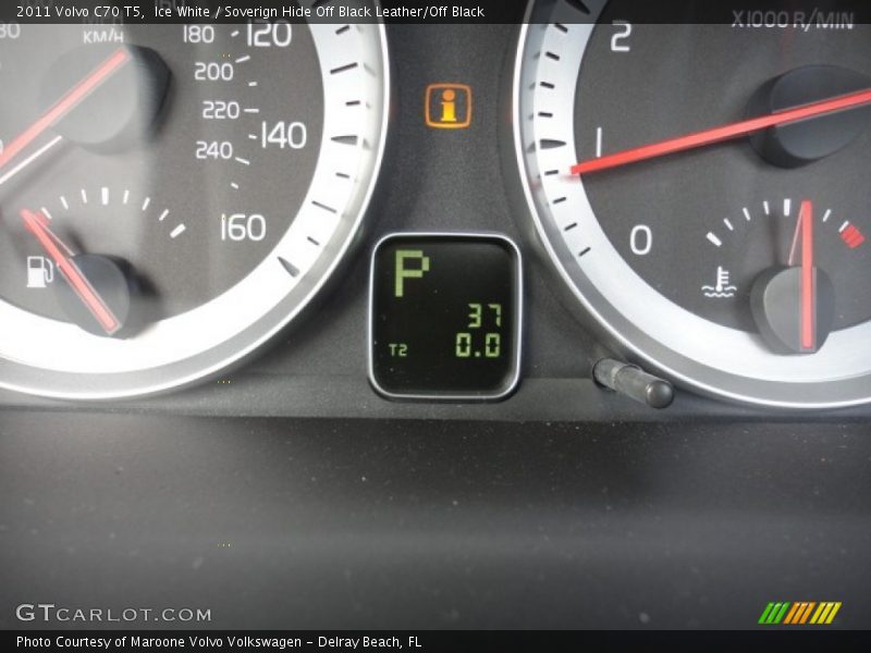 Ice White / Soverign Hide Off Black Leather/Off Black 2011 Volvo C70 T5