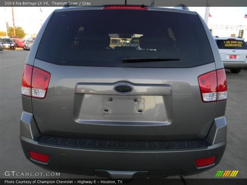 Titanium Silver / Gray 2009 Kia Borrego LX V6