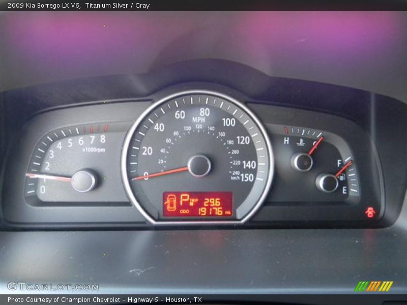 Titanium Silver / Gray 2009 Kia Borrego LX V6