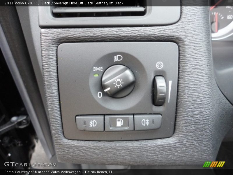 Black / Soverign Hide Off Black Leather/Off Black 2011 Volvo C70 T5