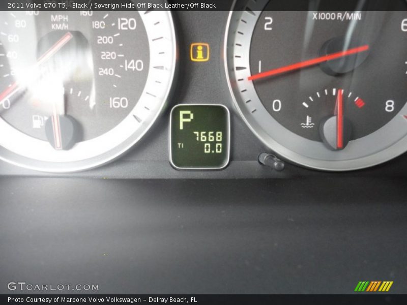 Black / Soverign Hide Off Black Leather/Off Black 2011 Volvo C70 T5