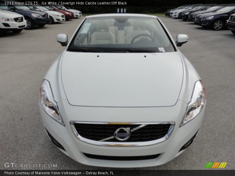 Ice White / Soverign Hide Calcite Leather/Off Black 2011 Volvo C70 T5
