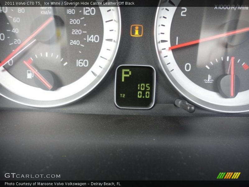 Ice White / Soverign Hide Calcite Leather/Off Black 2011 Volvo C70 T5