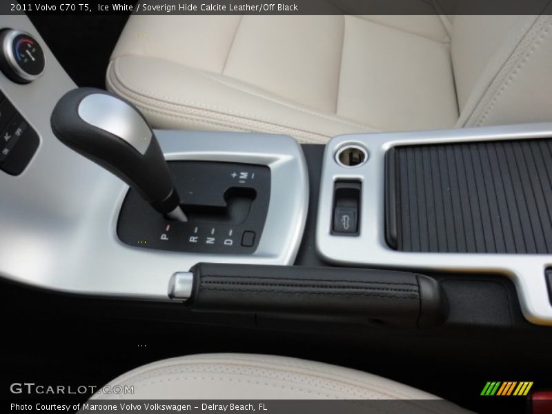 Ice White / Soverign Hide Calcite Leather/Off Black 2011 Volvo C70 T5