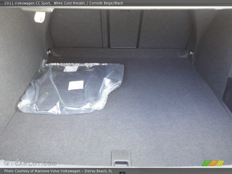 White Gold Metallic / Cornsilk Beige/Black 2011 Volkswagen CC Sport
