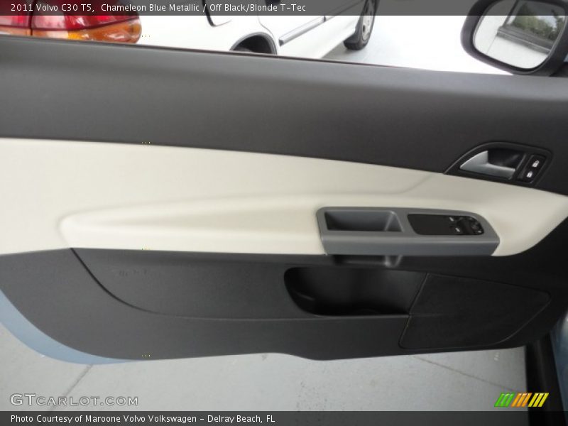 Chameleon Blue Metallic / Off Black/Blonde T-Tec 2011 Volvo C30 T5