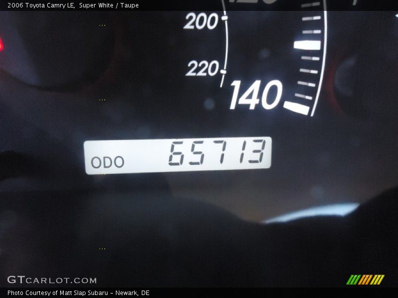 Super White / Taupe 2006 Toyota Camry LE