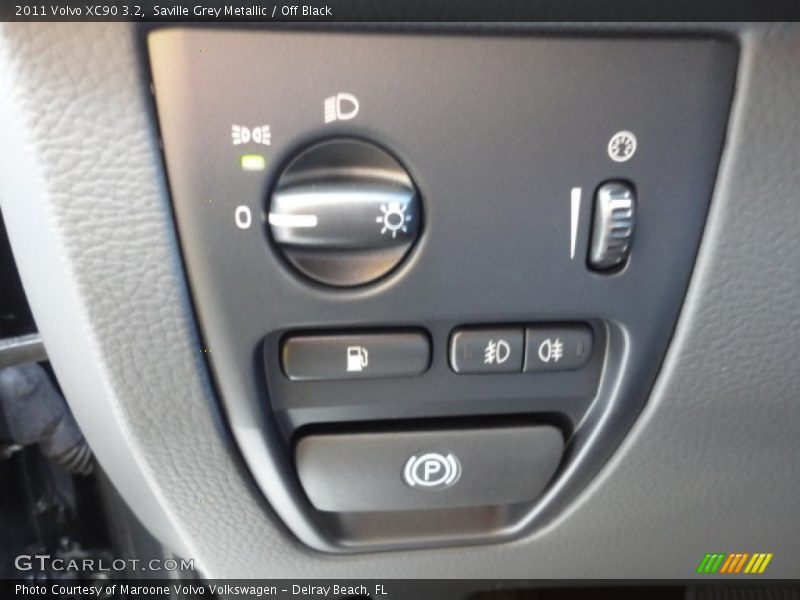 Saville Grey Metallic / Off Black 2011 Volvo XC90 3.2