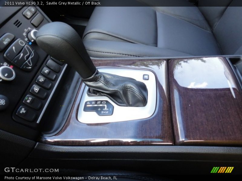 Saville Grey Metallic / Off Black 2011 Volvo XC90 3.2