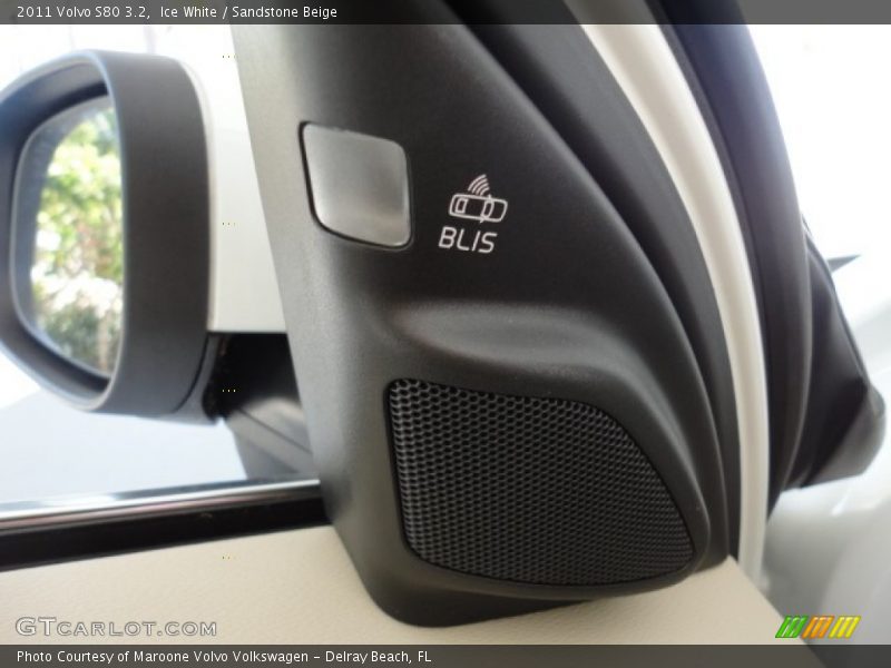 Ice White / Sandstone Beige 2011 Volvo S80 3.2