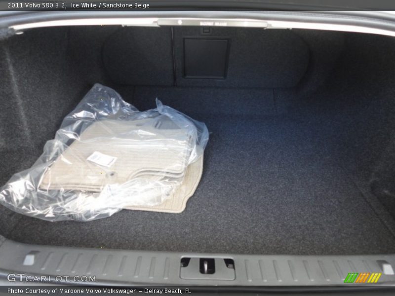 Ice White / Sandstone Beige 2011 Volvo S80 3.2