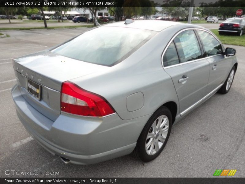 Electric Silver Metallic / Anthracite Black 2011 Volvo S80 3.2