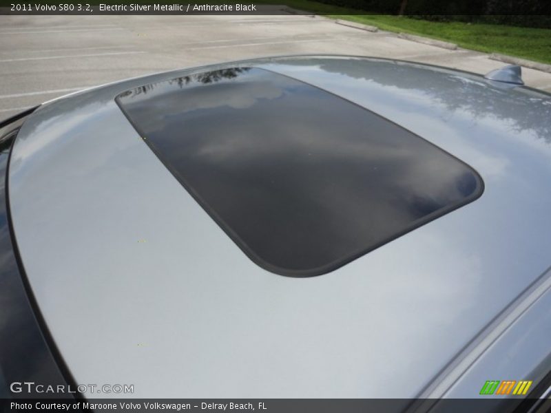 Electric Silver Metallic / Anthracite Black 2011 Volvo S80 3.2