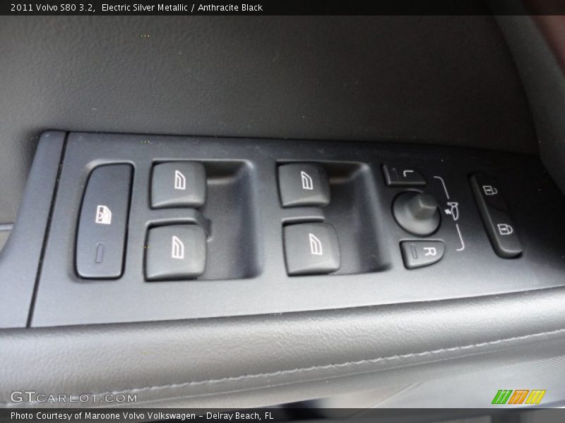 Electric Silver Metallic / Anthracite Black 2011 Volvo S80 3.2