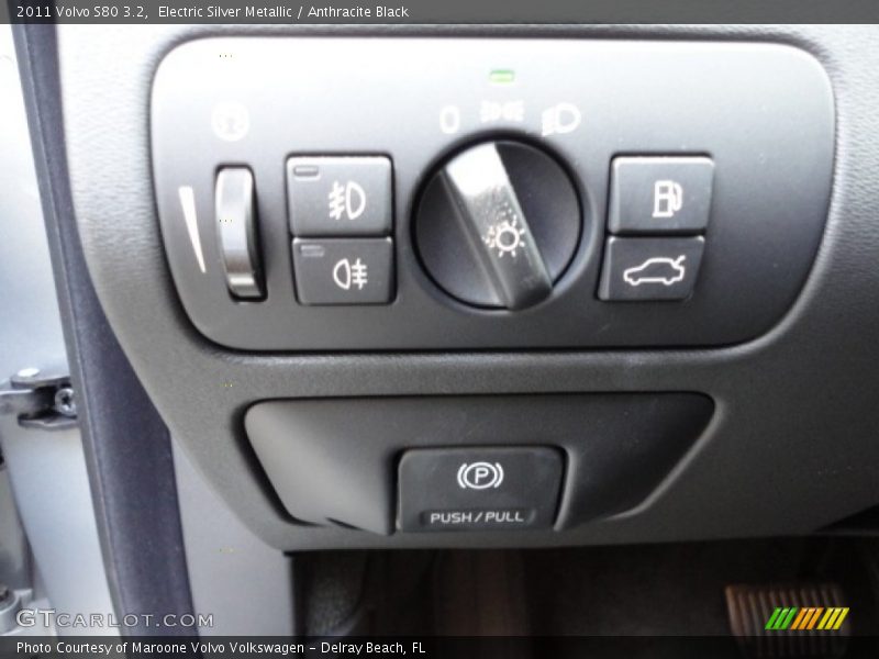 Electric Silver Metallic / Anthracite Black 2011 Volvo S80 3.2