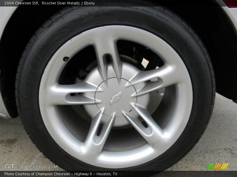 Ricochet Silver Metallic / Ebony 2004 Chevrolet SSR
