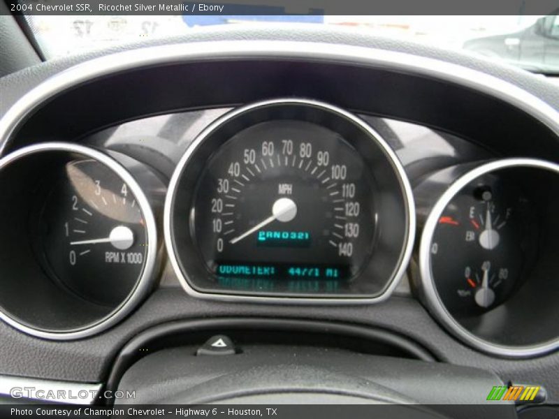 Ricochet Silver Metallic / Ebony 2004 Chevrolet SSR