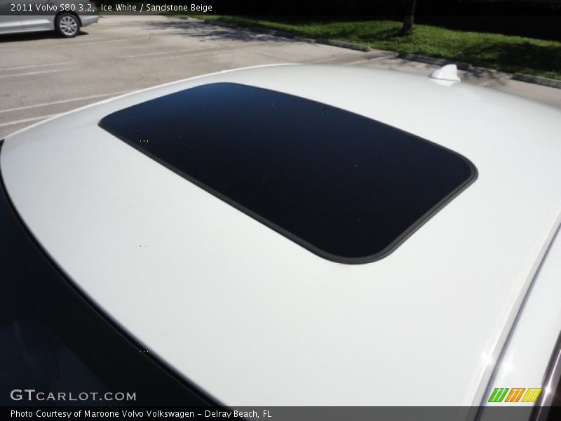 Ice White / Sandstone Beige 2011 Volvo S80 3.2