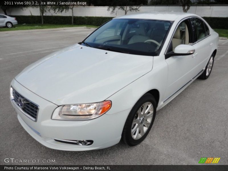 Ice White / Sandstone Beige 2011 Volvo S80 3.2