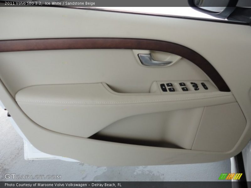 Ice White / Sandstone Beige 2011 Volvo S80 3.2