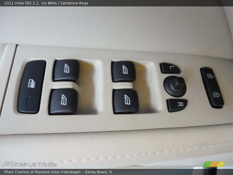Ice White / Sandstone Beige 2011 Volvo S80 3.2