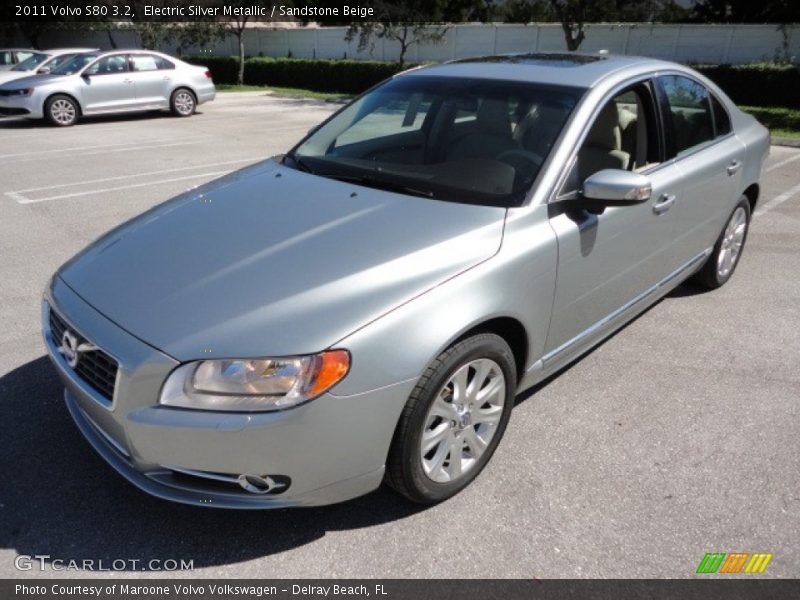 Electric Silver Metallic / Sandstone Beige 2011 Volvo S80 3.2