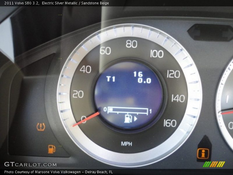 Electric Silver Metallic / Sandstone Beige 2011 Volvo S80 3.2