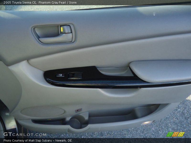 Phantom Gray Pearl / Stone 2005 Toyota Sienna CE