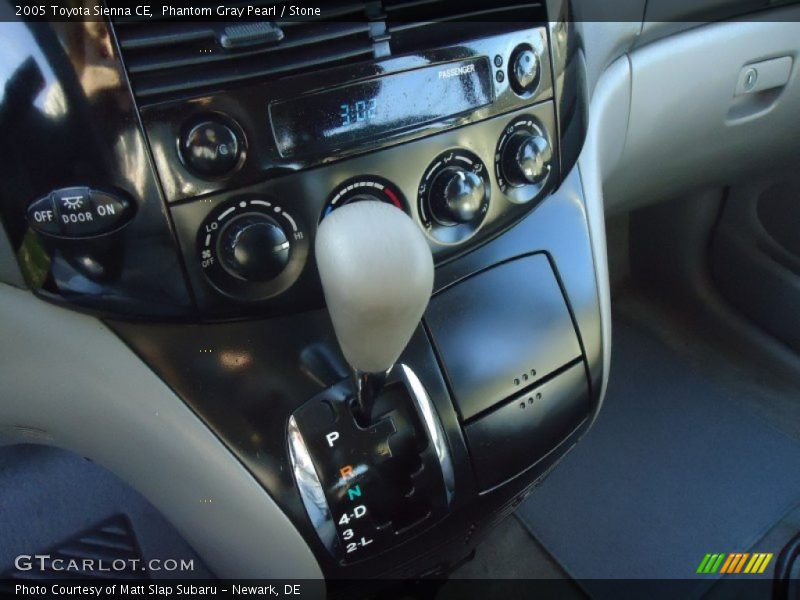 Phantom Gray Pearl / Stone 2005 Toyota Sienna CE
