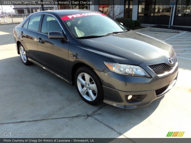 Magnetic Gray Metallic / Dark Charcoal 2011 Toyota Camry SE