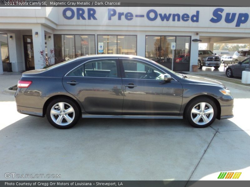 Magnetic Gray Metallic / Dark Charcoal 2011 Toyota Camry SE