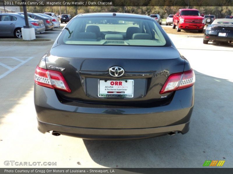 Magnetic Gray Metallic / Dark Charcoal 2011 Toyota Camry SE