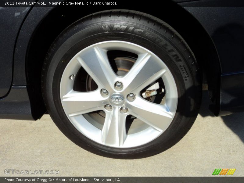 Magnetic Gray Metallic / Dark Charcoal 2011 Toyota Camry SE