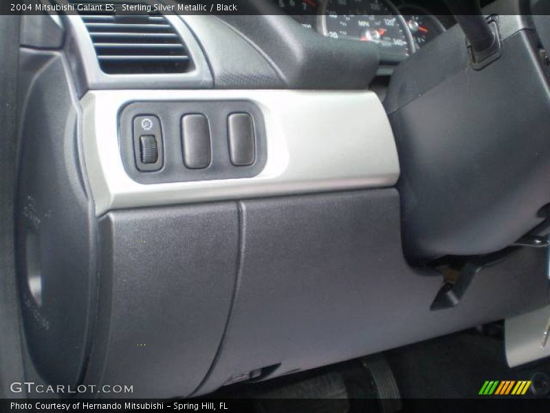 Sterling Silver Metallic / Black 2004 Mitsubishi Galant ES