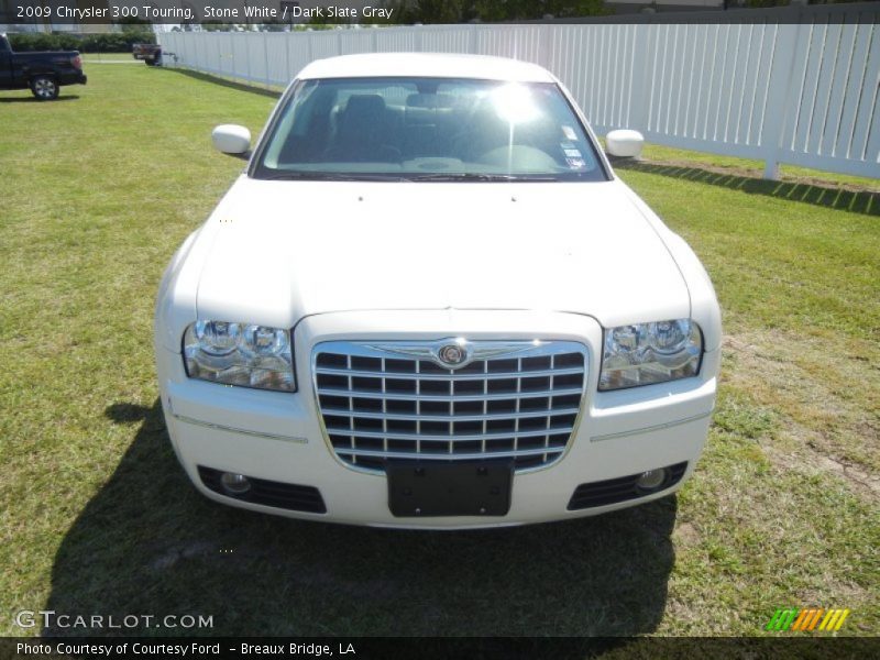 Stone White / Dark Slate Gray 2009 Chrysler 300 Touring