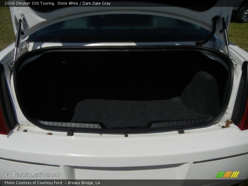 Stone White / Dark Slate Gray 2009 Chrysler 300 Touring