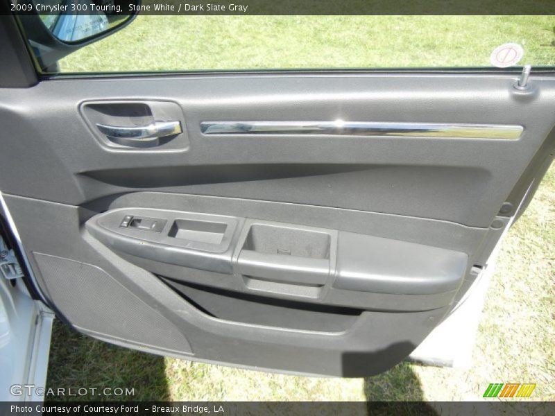 Stone White / Dark Slate Gray 2009 Chrysler 300 Touring