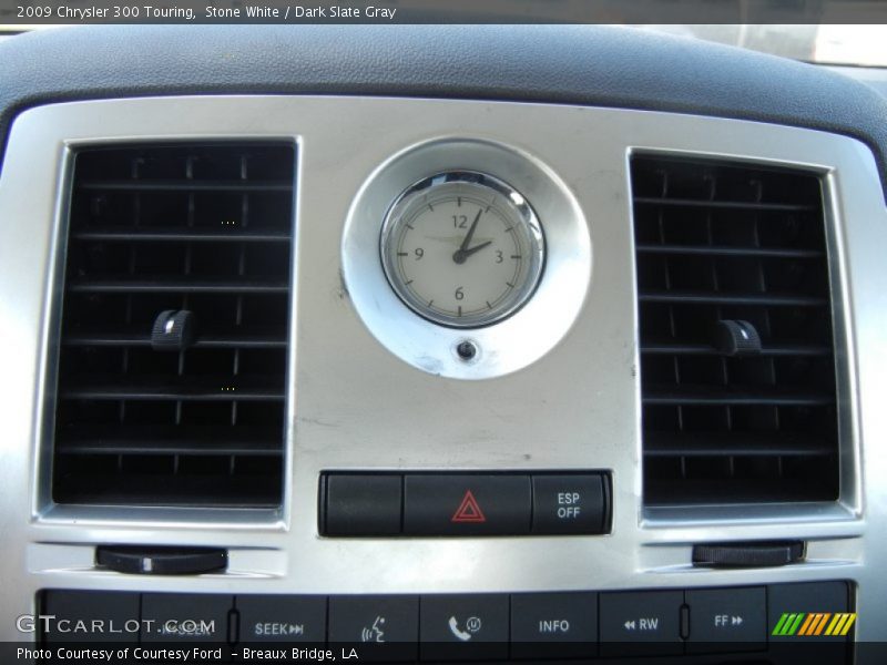 Stone White / Dark Slate Gray 2009 Chrysler 300 Touring