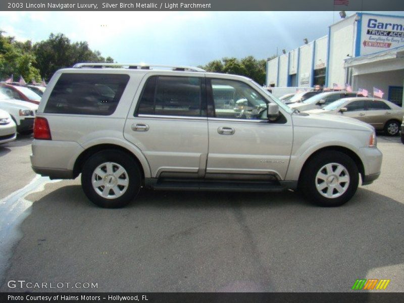 Silver Birch Metallic / Light Parchment 2003 Lincoln Navigator Luxury