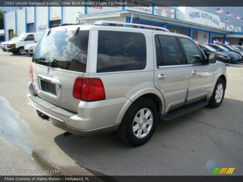 Silver Birch Metallic / Light Parchment 2003 Lincoln Navigator Luxury