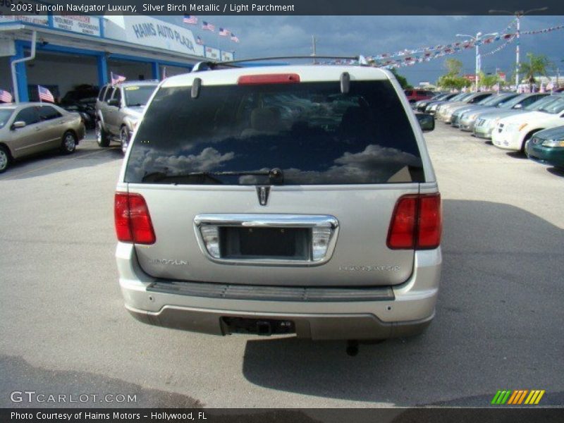 Silver Birch Metallic / Light Parchment 2003 Lincoln Navigator Luxury
