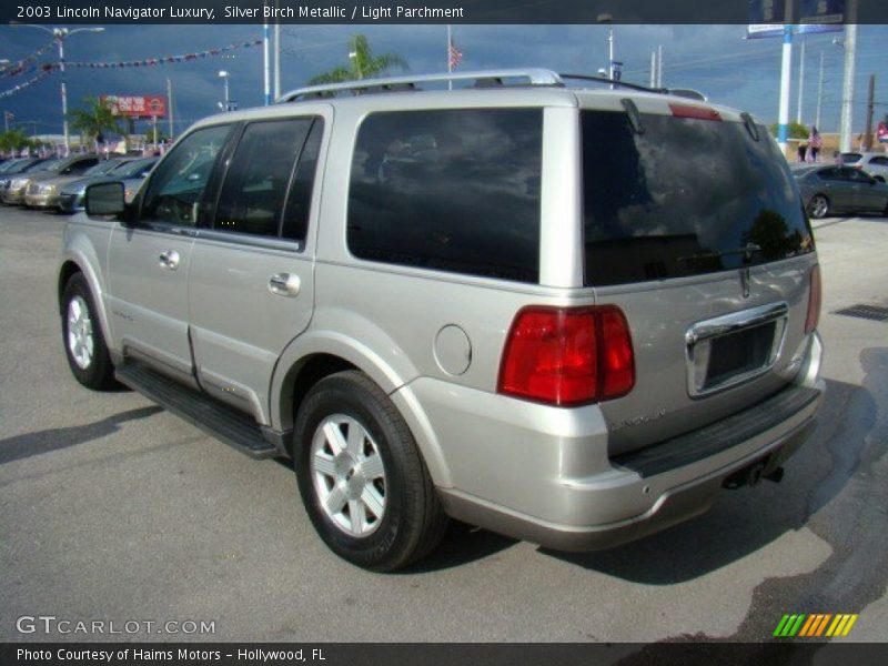 Silver Birch Metallic / Light Parchment 2003 Lincoln Navigator Luxury