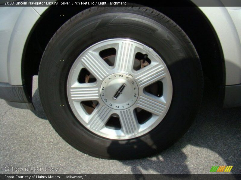 Silver Birch Metallic / Light Parchment 2003 Lincoln Navigator Luxury